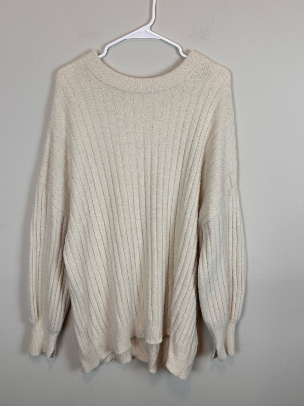 Aerie Fuzzy Ribbed Crewneck Sweater Large Cream Oversized Soft Tunic Cozy